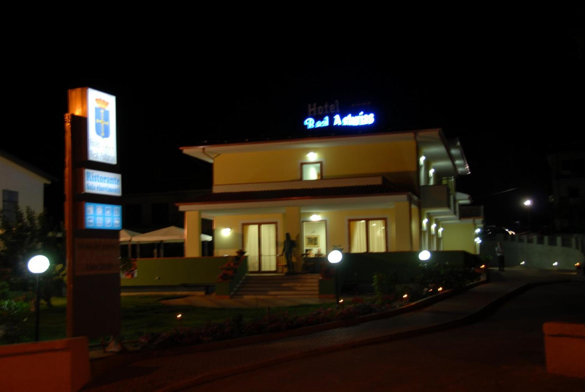 Real Asturias Hotel 아쿠아페사 외부 사진